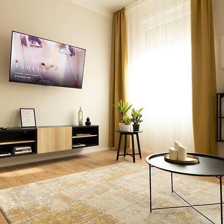 Square 2 Apartment Debrecen Ngoại thất bức ảnh