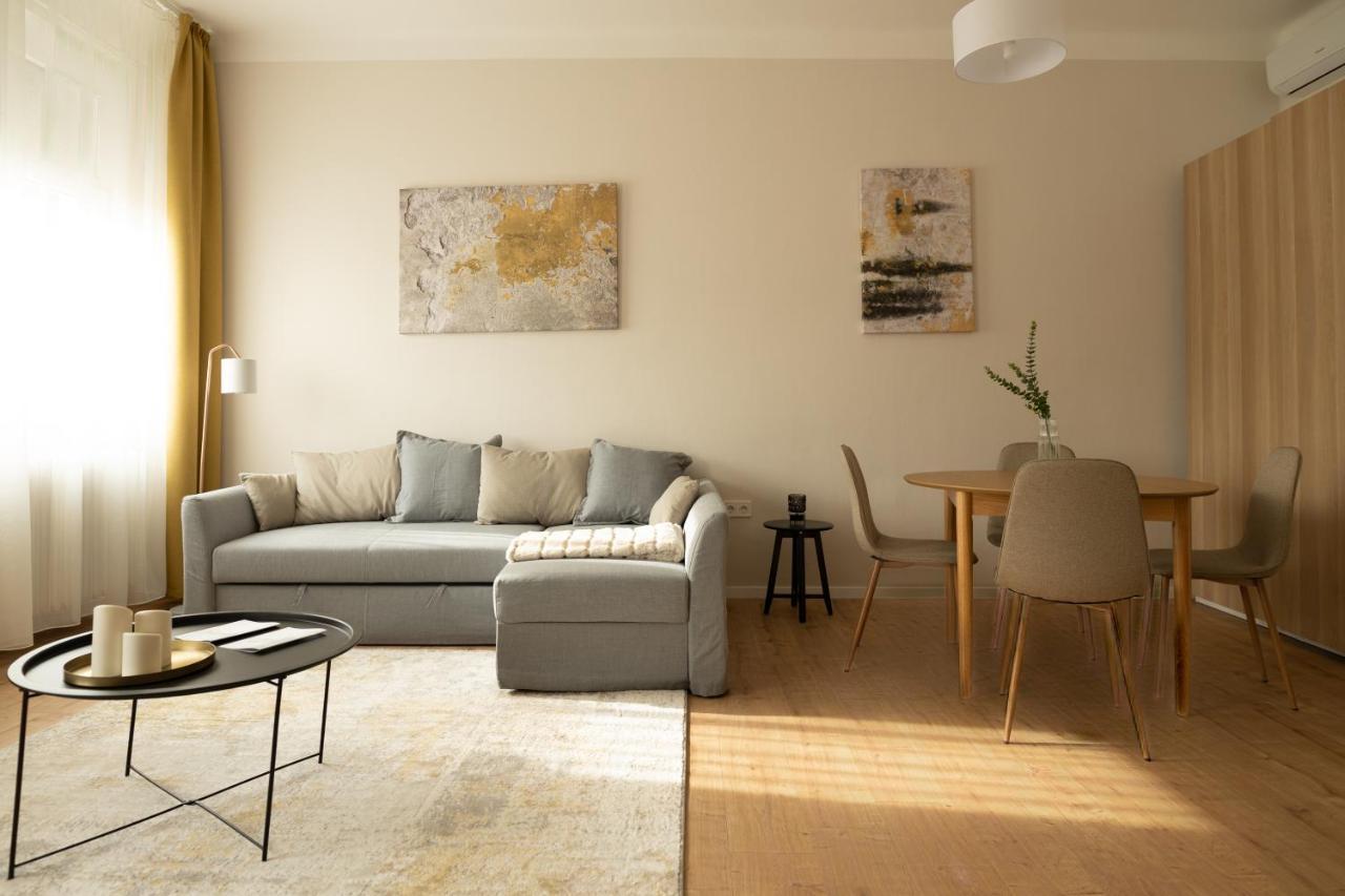 Square 2 Apartment Debrecen Ngoại thất bức ảnh