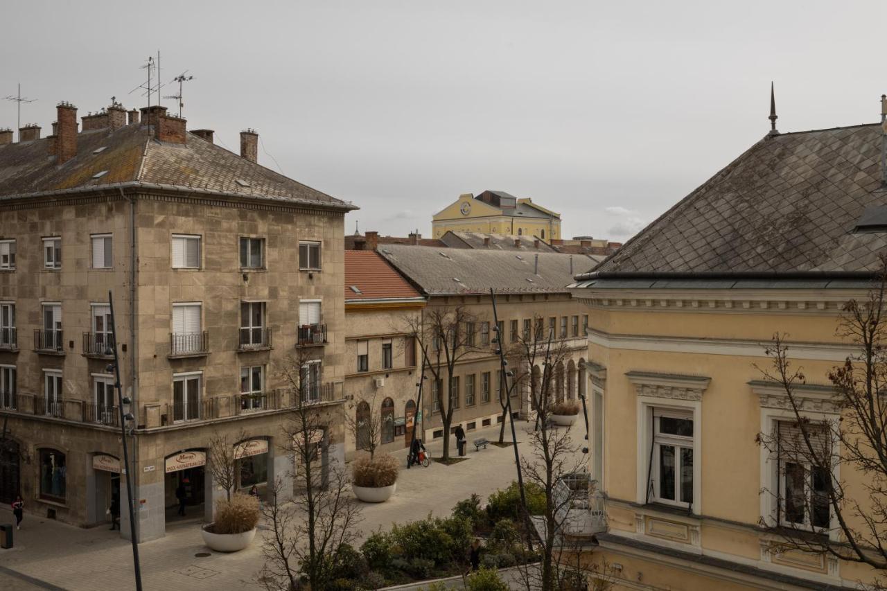 Square 2 Apartment Debrecen Ngoại thất bức ảnh