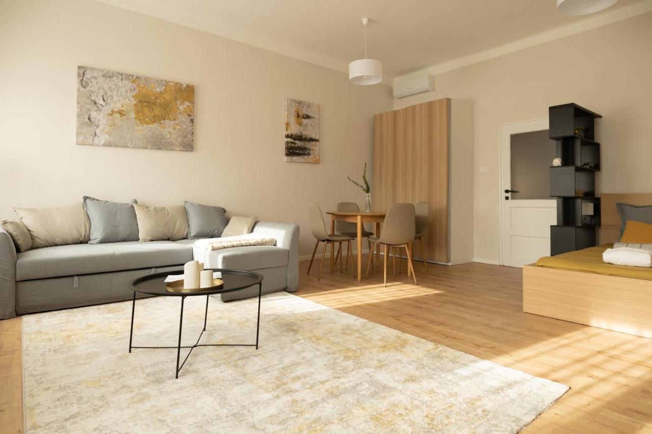 Square 2 Apartment Debrecen Ngoại thất bức ảnh