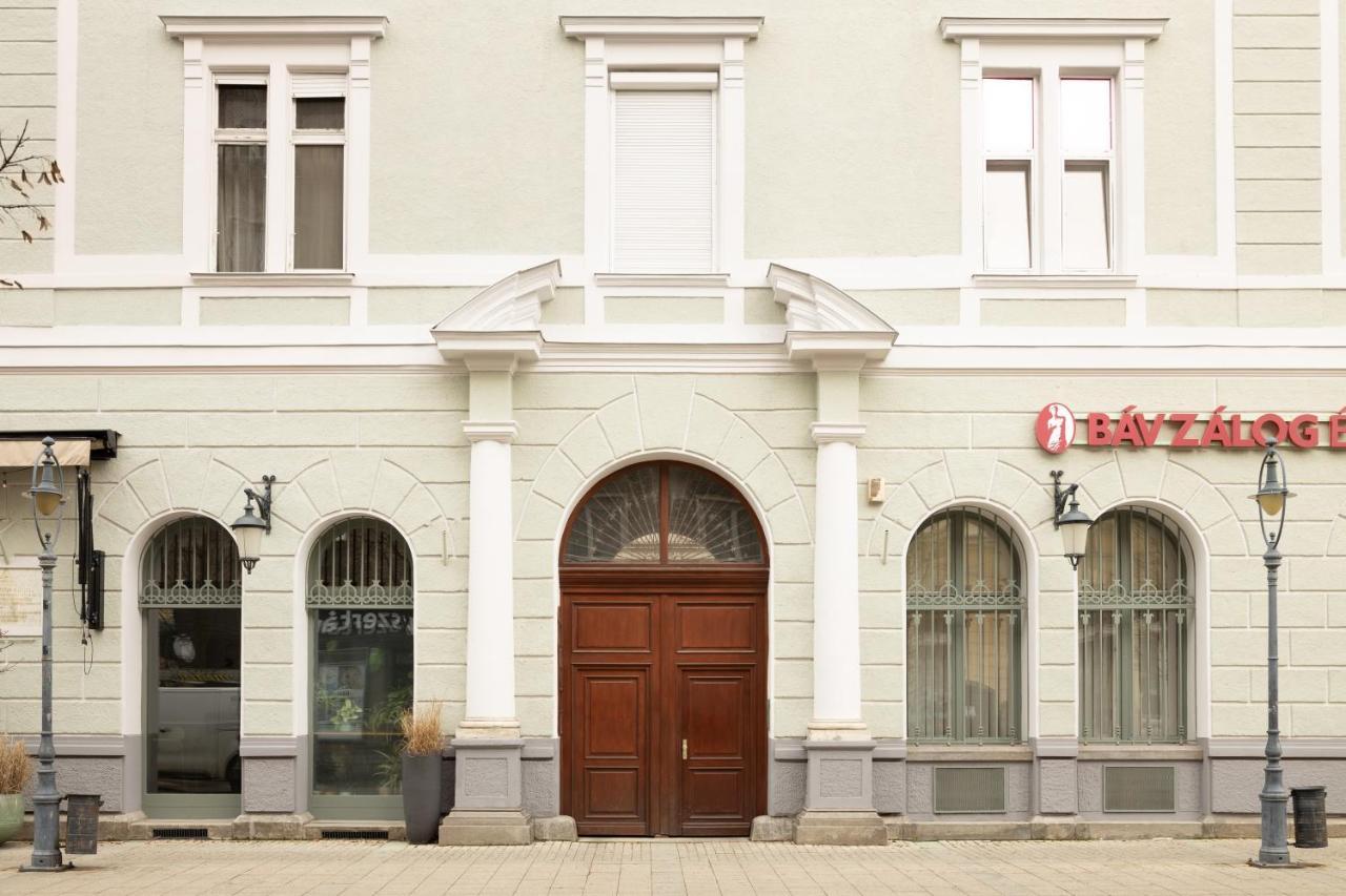 Square 2 Apartment Debrecen Ngoại thất bức ảnh